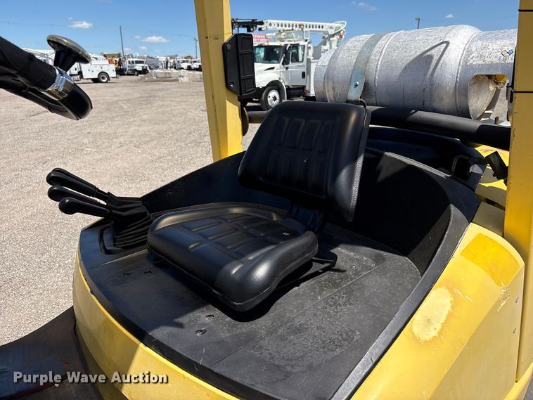image for item EG9073 2004 Hyster H80XM forklift
