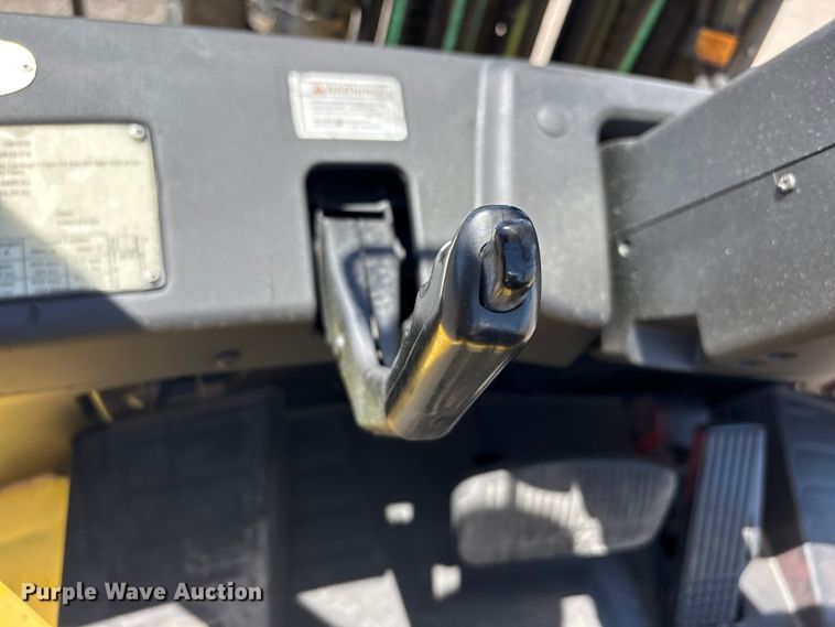 image for item EG9073 2004 Hyster H80XM forklift