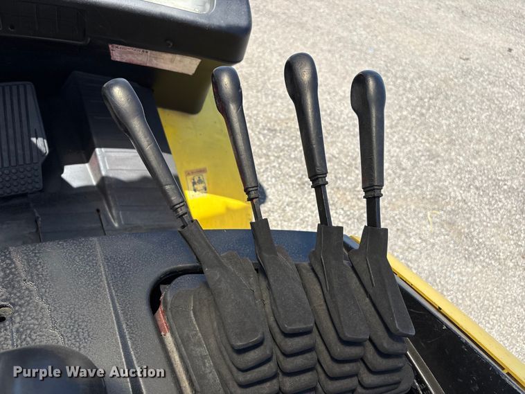 image for item EG9073 2004 Hyster H80XM forklift