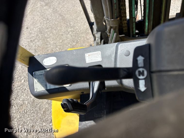 image for item EG9073 2004 Hyster H80XM forklift