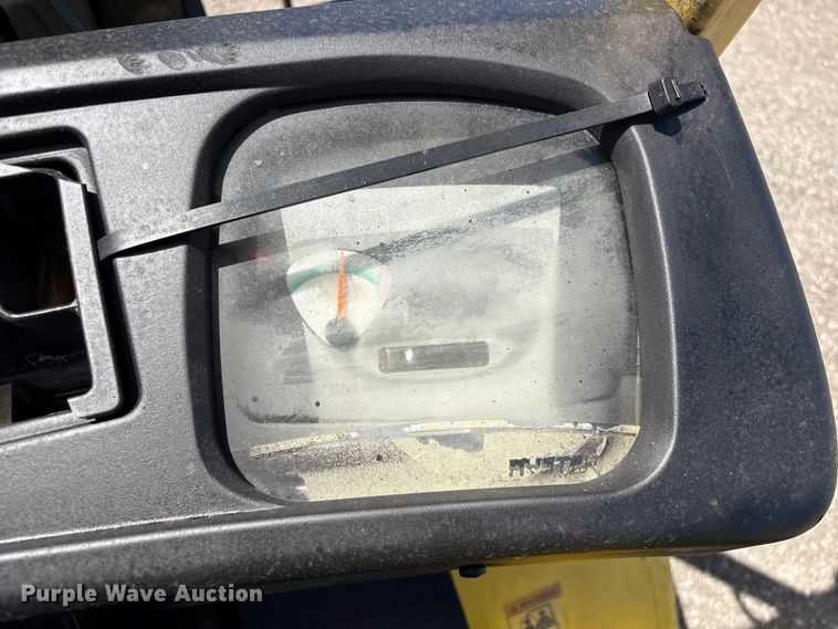 image for item EG9073 2004 Hyster H80XM forklift