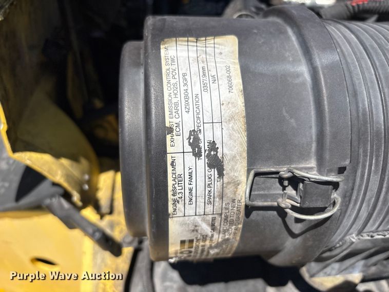 image for item EG9073 2004 Hyster H80XM forklift