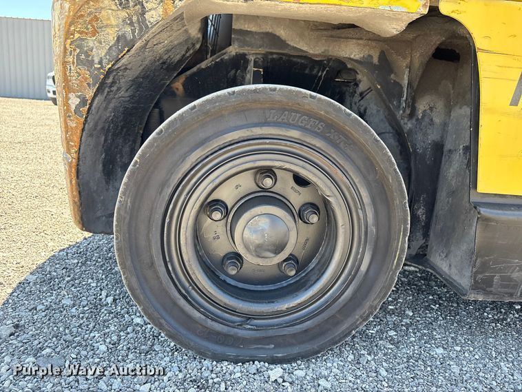image for item EG9073 2004 Hyster H80XM forklift