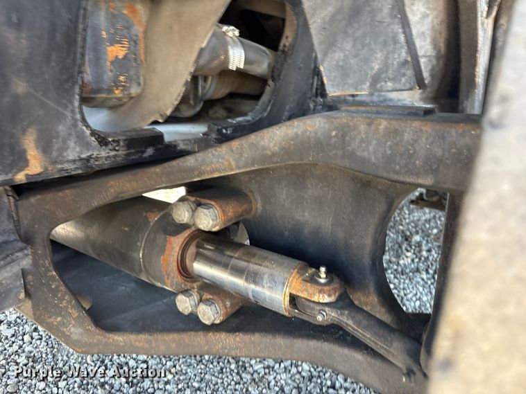 image for item EG9073 2004 Hyster H80XM forklift