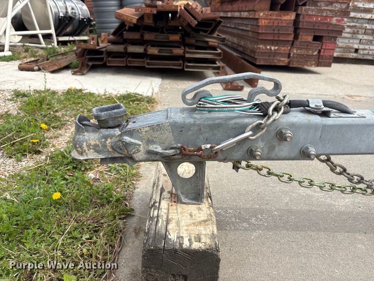 image for item EI5802 2000 U-Haul tow dolly trailer