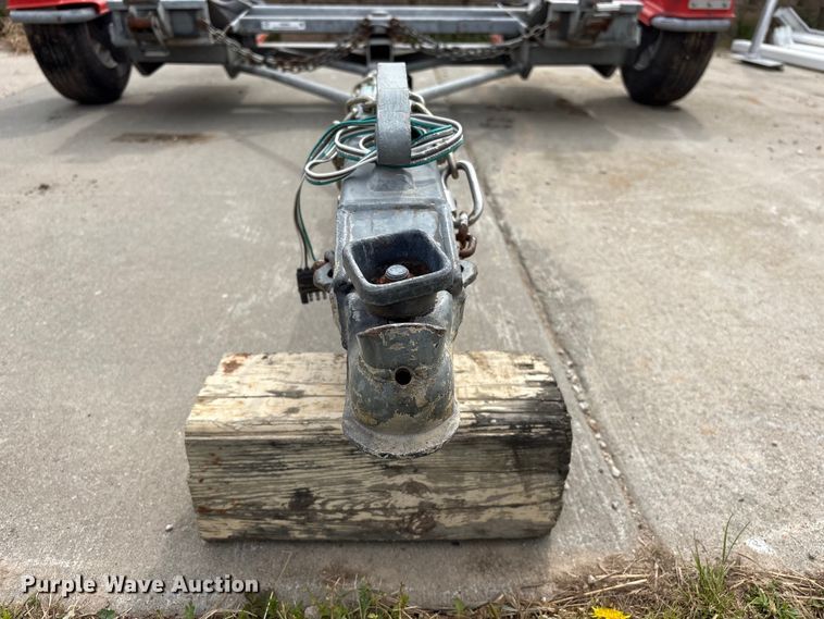 image for item EI5802 2000 U-Haul tow dolly trailer
