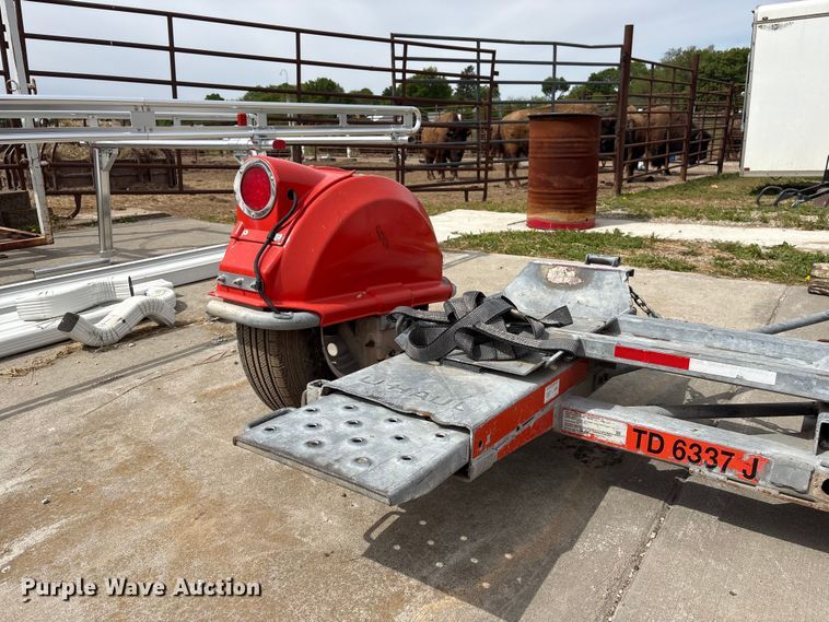 image for item EI5802 2000 U-Haul tow dolly trailer
