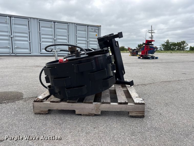 image for item EI5825 2026 Giyi CW44 skid steer compaction wheel