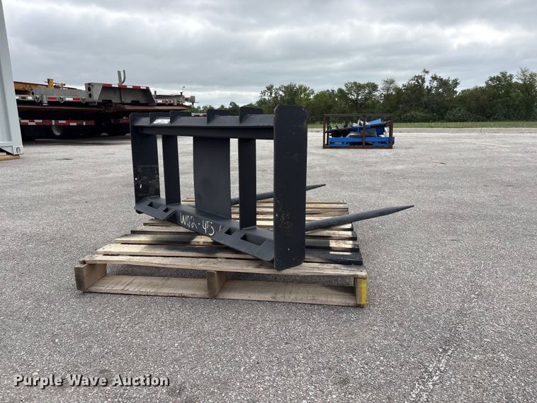 image for item EI5828 Skid steer bale spear
