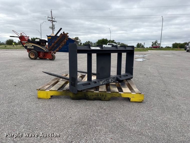 image for item EI5828 Skid steer bale spear