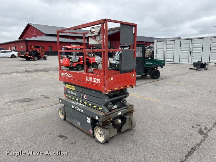 image for item EI5830 2016 Skyjack SJ III-3219 scissor lift