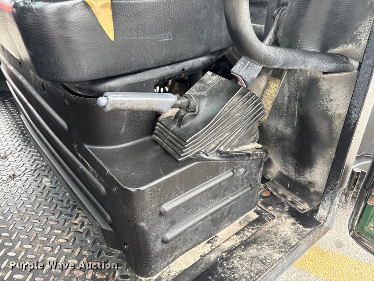image for item EI5831 2010 Kawasaki Mule 4010 utility vehicle