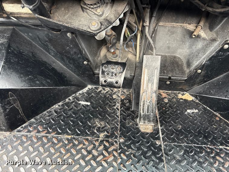 image for item EI5831 2010 Kawasaki Mule 4010 utility vehicle