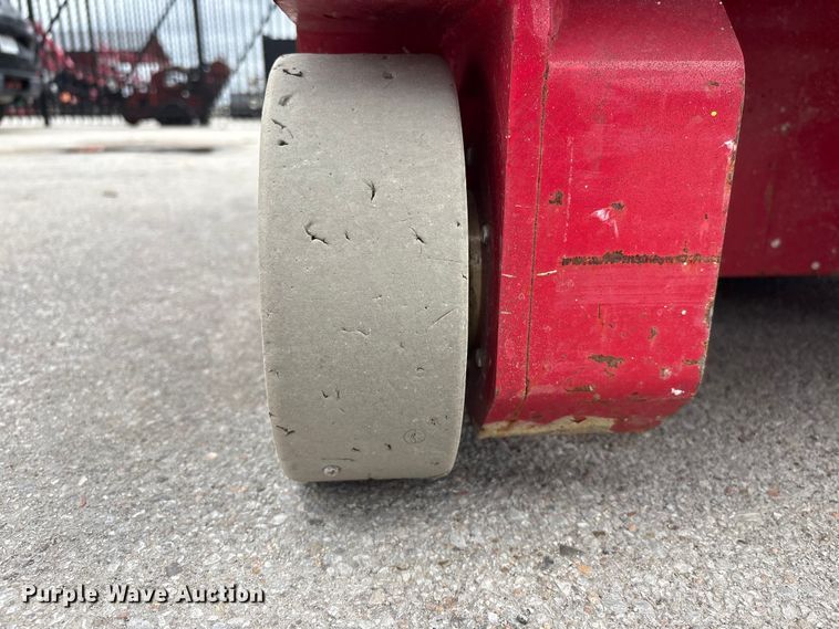 image for item EI5832 2018 MEC 1330SE scissor lift