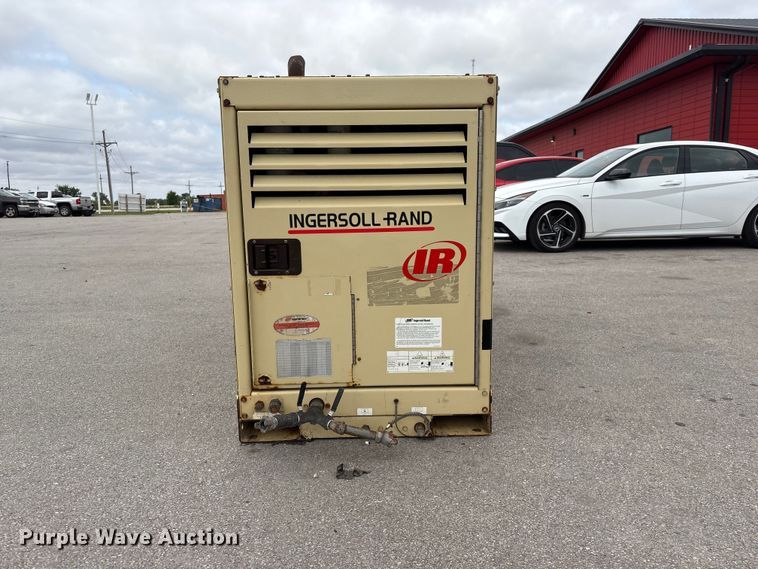 image for item EI5833 2005 Ingersoll - Rand P185WJDU air compressor