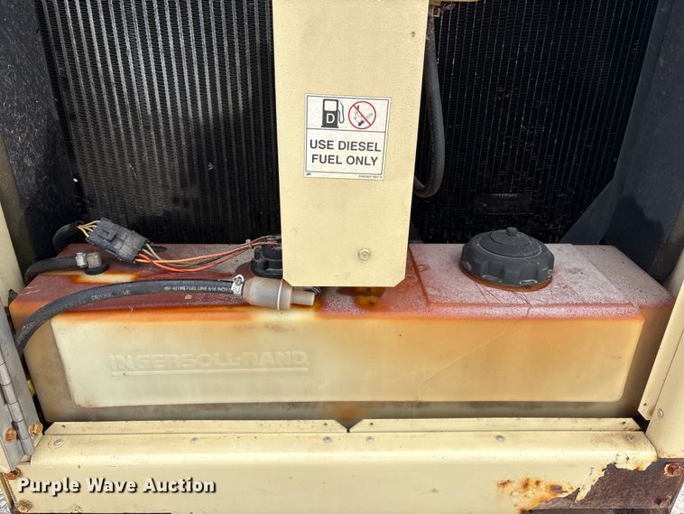 image for item EI5833 2005 Ingersoll - Rand P185WJDU air compressor