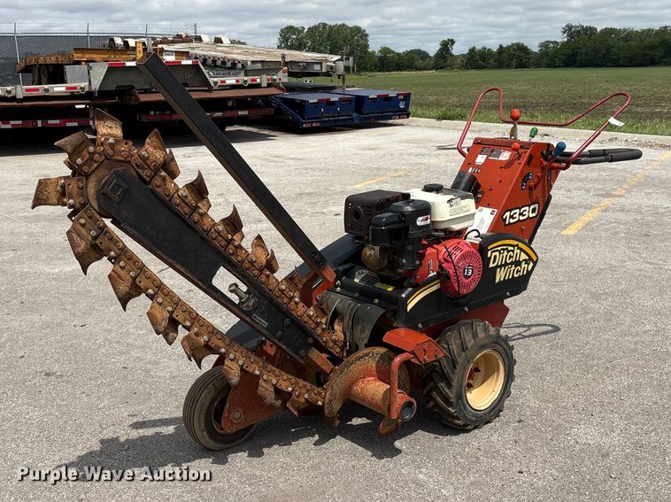 image for item EI5836 2003 Ditch Witch 1330HE trencher