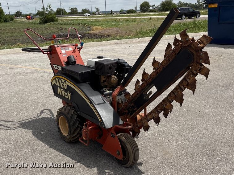 image for item EI5836 2003 Ditch Witch 1330HE trencher