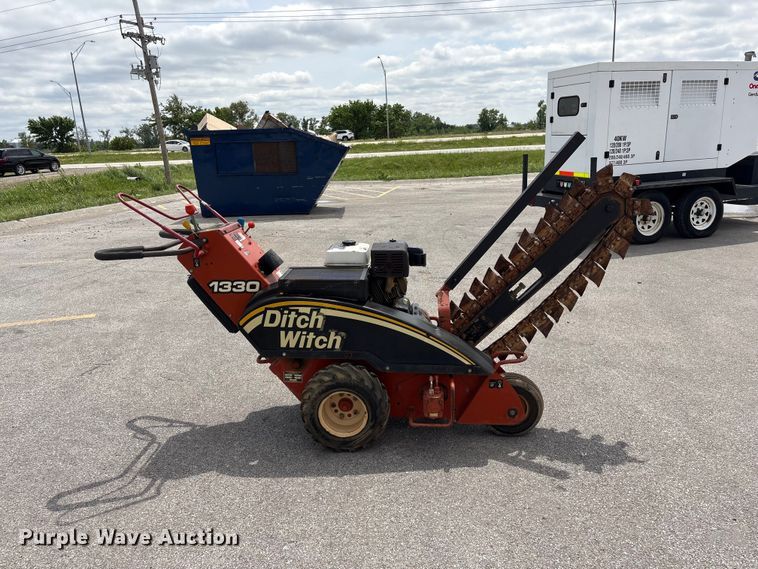 image for item EI5836 2003 Ditch Witch 1330HE trencher