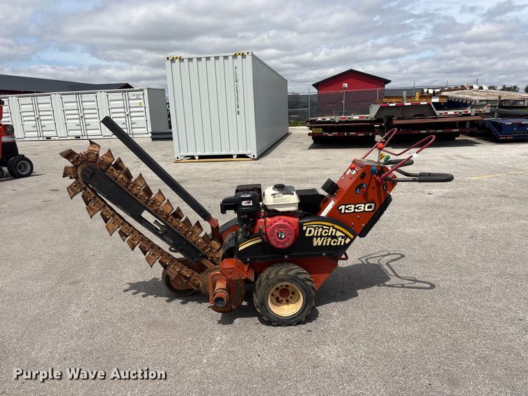 image for item EI5836 2003 Ditch Witch 1330HE trencher