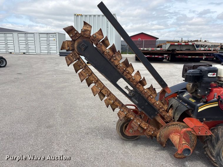 image for item EI5836 2003 Ditch Witch 1330HE trencher