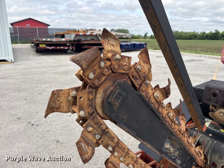image for item EI5836 2003 Ditch Witch 1330HE trencher