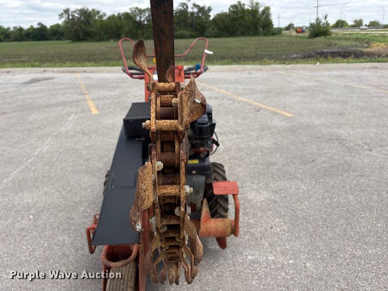 image for item EI5836 2003 Ditch Witch 1330HE trencher
