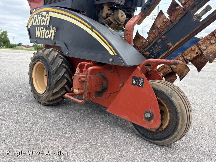image for item EI5836 2003 Ditch Witch 1330HE trencher