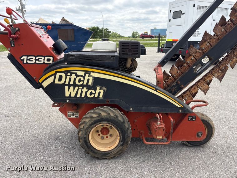 image for item EI5836 2003 Ditch Witch 1330HE trencher