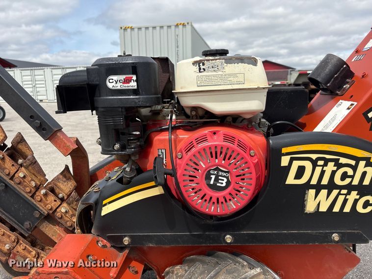 image for item EI5836 2003 Ditch Witch 1330HE trencher