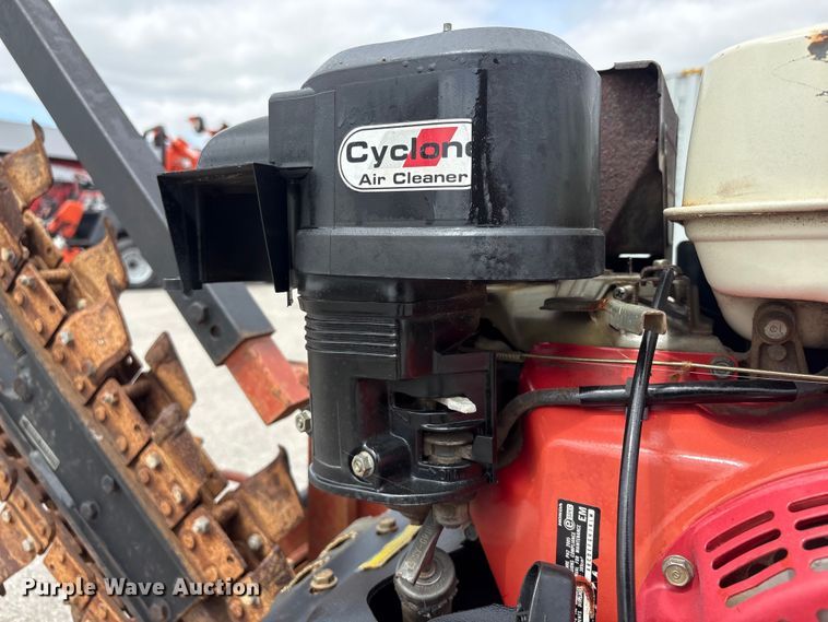 image for item EI5836 2003 Ditch Witch 1330HE trencher