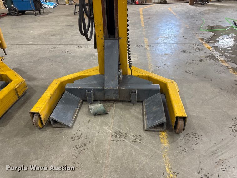 image for item EI5837 1994 Sefac 1200M65 four post automotive lift
