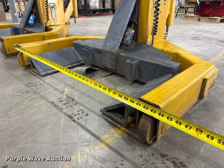 image for item EI5837 1994 Sefac 1200M65 four post automotive lift