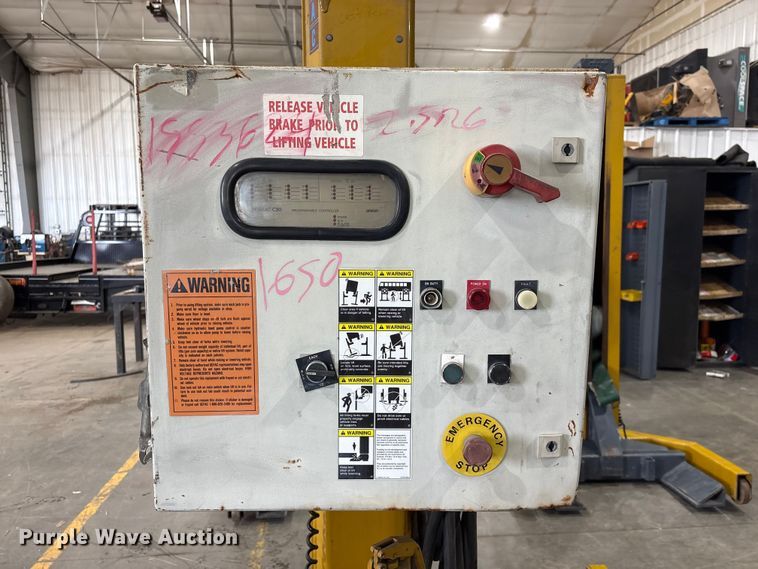 image for item EI5837 1994 Sefac 1200M65 four post automotive lift