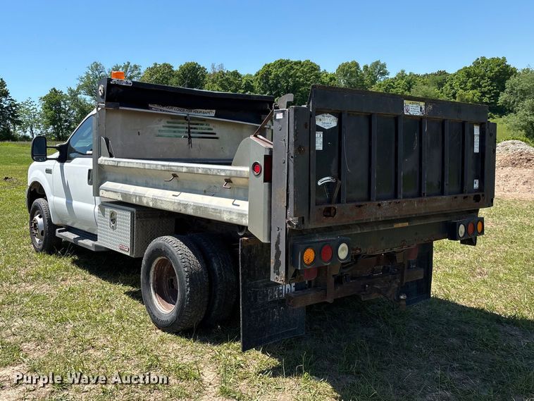 image for item EO4243 2006 Ford F350 Super Duty dump bed pickup truck