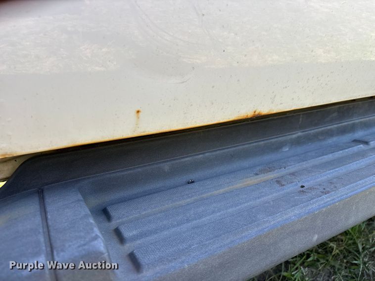 image for item EO4243 2006 Ford F350 Super Duty dump bed pickup truck