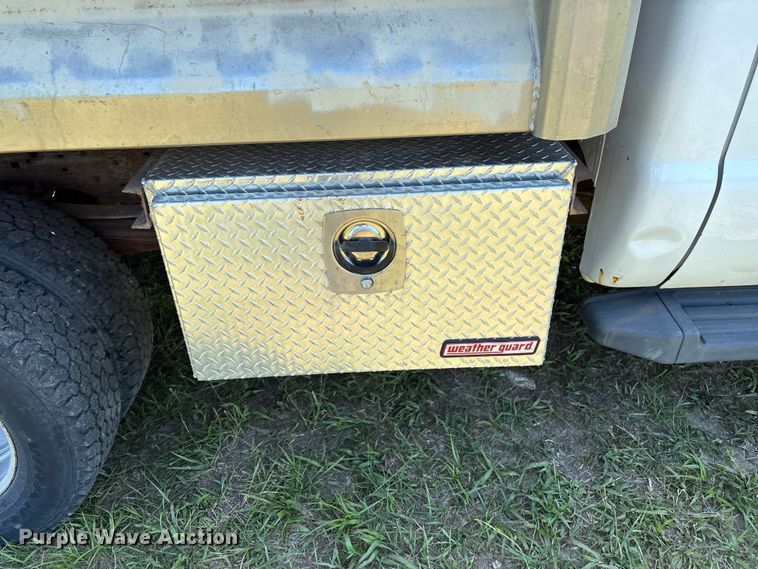 image for item EO4243 2006 Ford F350 Super Duty dump bed pickup truck