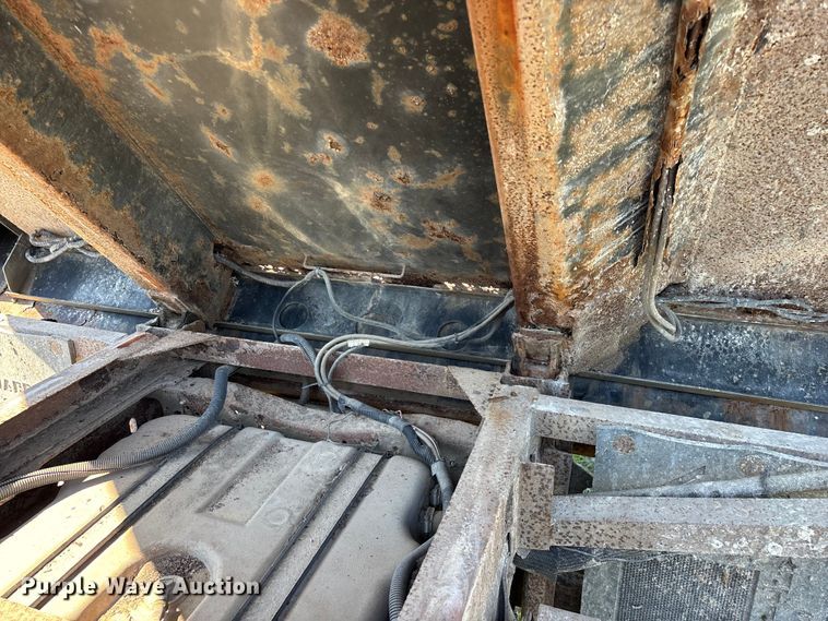 image for item EO4243 2006 Ford F350 Super Duty dump bed pickup truck