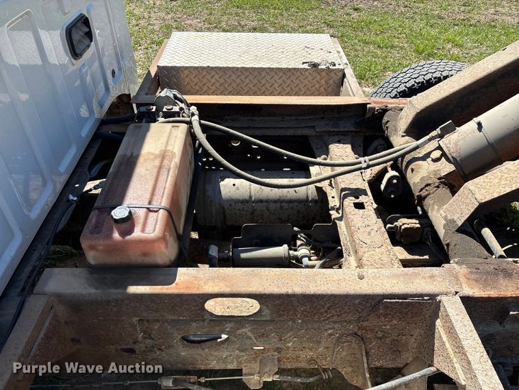 image for item EO4243 2006 Ford F350 Super Duty dump bed pickup truck