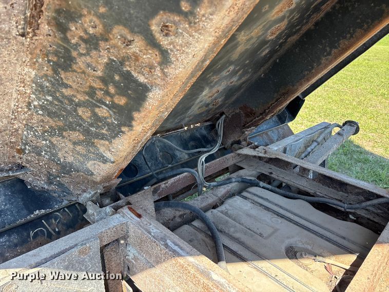 image for item EO4243 2006 Ford F350 Super Duty dump bed pickup truck