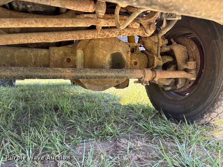 image for item EO4243 2006 Ford F350 Super Duty dump bed pickup truck
