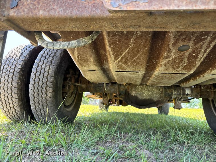 image for item EO4243 2006 Ford F350 Super Duty dump bed pickup truck