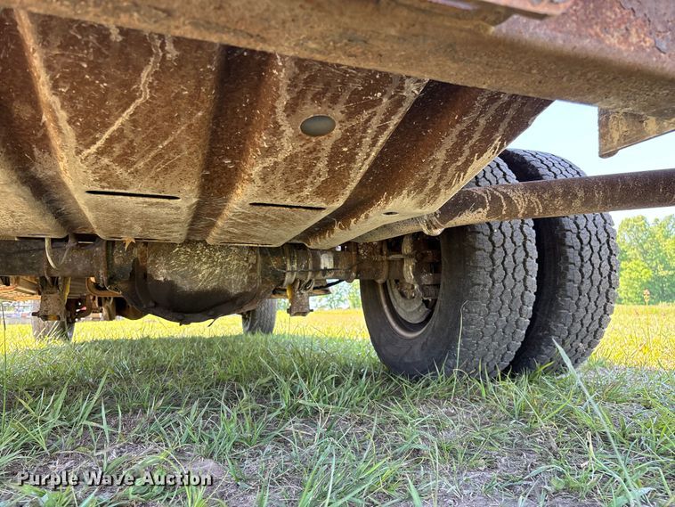 image for item EO4243 2006 Ford F350 Super Duty dump bed pickup truck