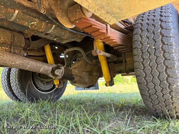 image for item EO4243 2006 Ford F350 Super Duty dump bed pickup truck