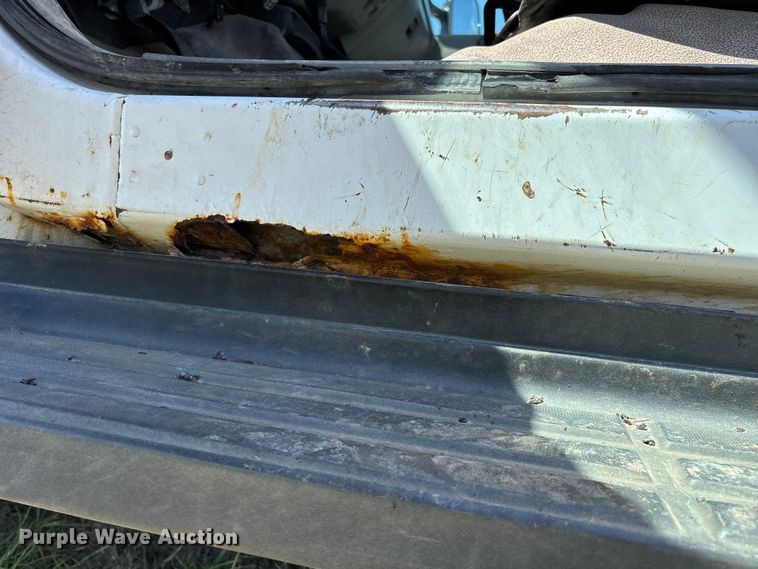 image for item EO4243 2006 Ford F350 Super Duty dump bed pickup truck
