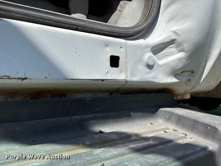 image for item EO4243 2006 Ford F350 Super Duty dump bed pickup truck