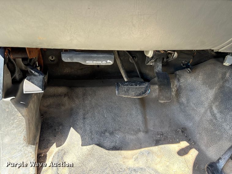 image for item EO4243 2006 Ford F350 Super Duty dump bed pickup truck