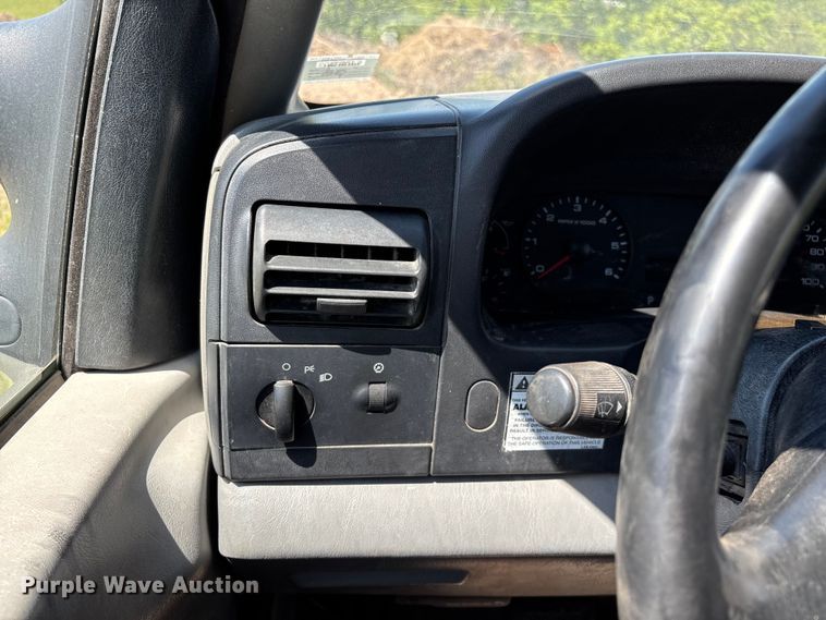 image for item EO4243 2006 Ford F350 Super Duty dump bed pickup truck