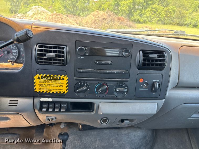 image for item EO4243 2006 Ford F350 Super Duty dump bed pickup truck