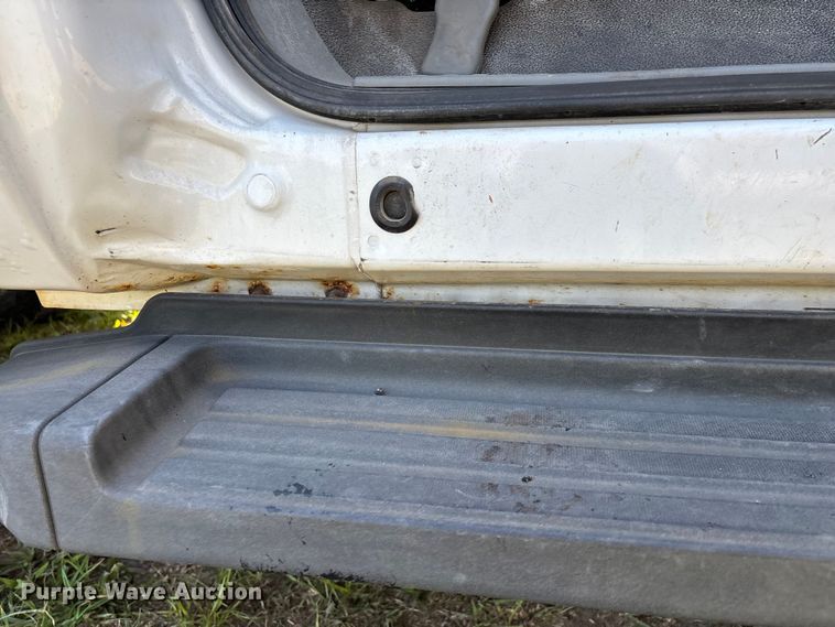 image for item EO4243 2006 Ford F350 Super Duty dump bed pickup truck
